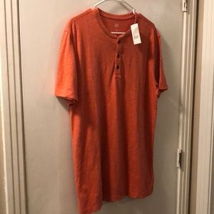 Gap Men’s Henley Short Sleeve Orange Shirt